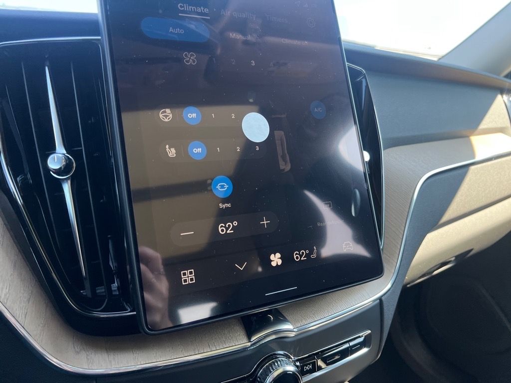 2026 Volvo XC60 Plus - Photo 19