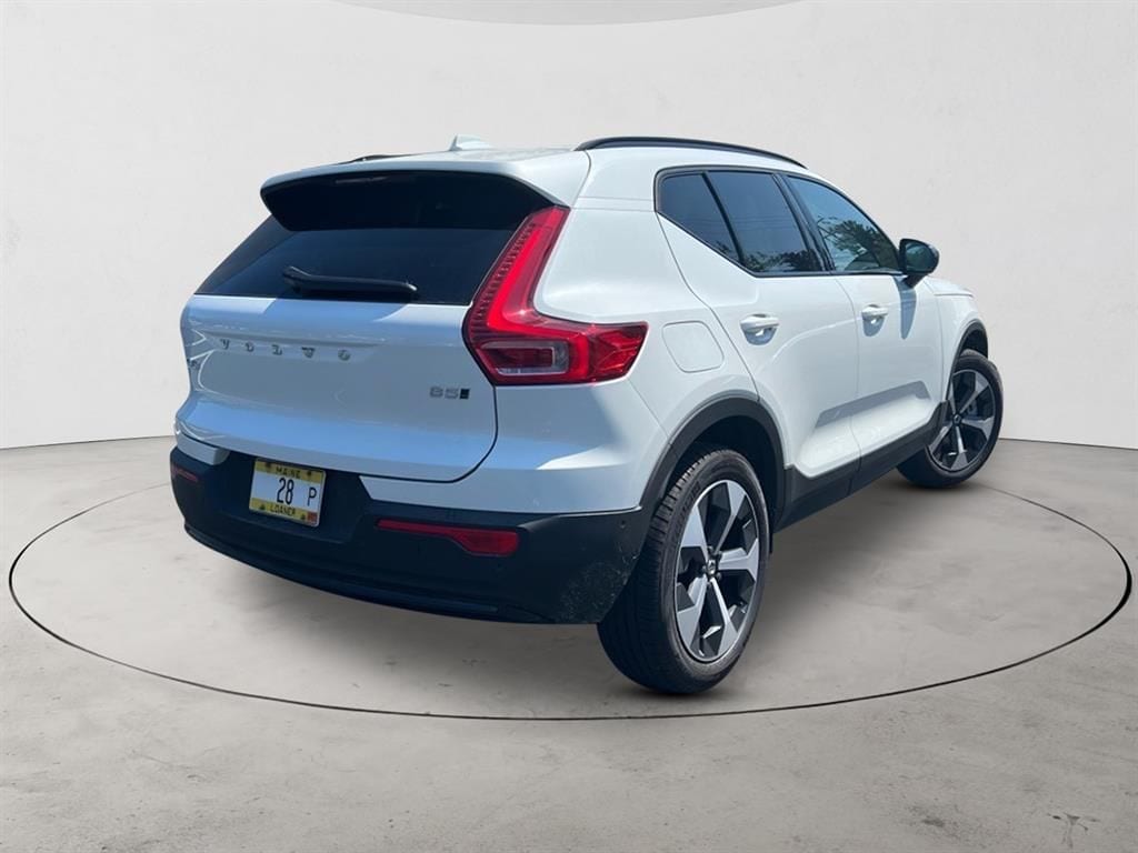 2026 Volvo XC40 Plus - Photo 5