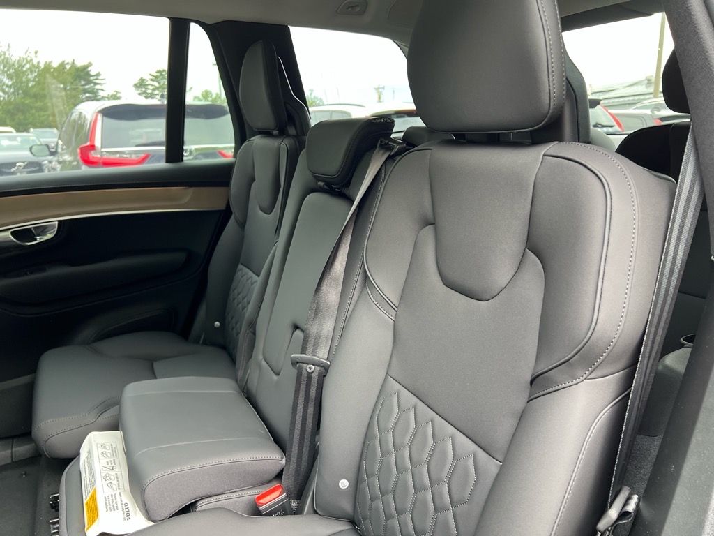 2026 Volvo XC90 Plus - Photo 22