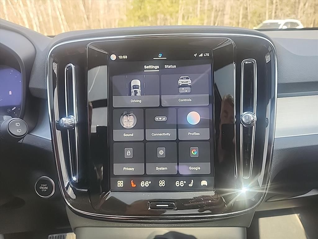 2025 Volvo XC40 Core - Photo 18