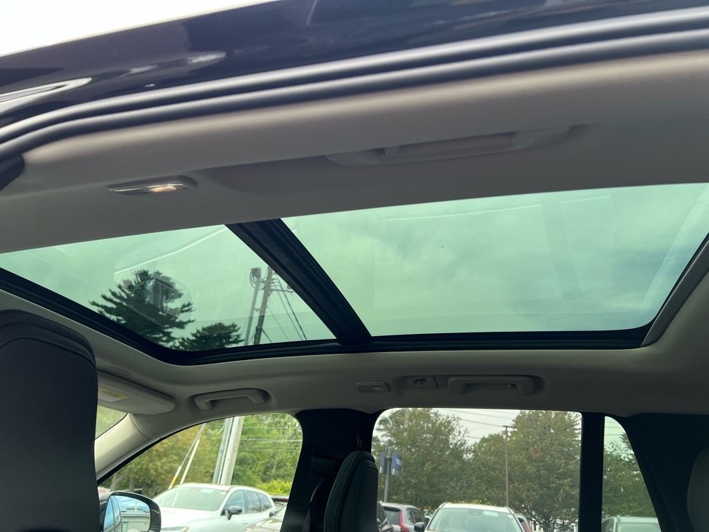 2026 Volvo XC90 Plus - Photo 27