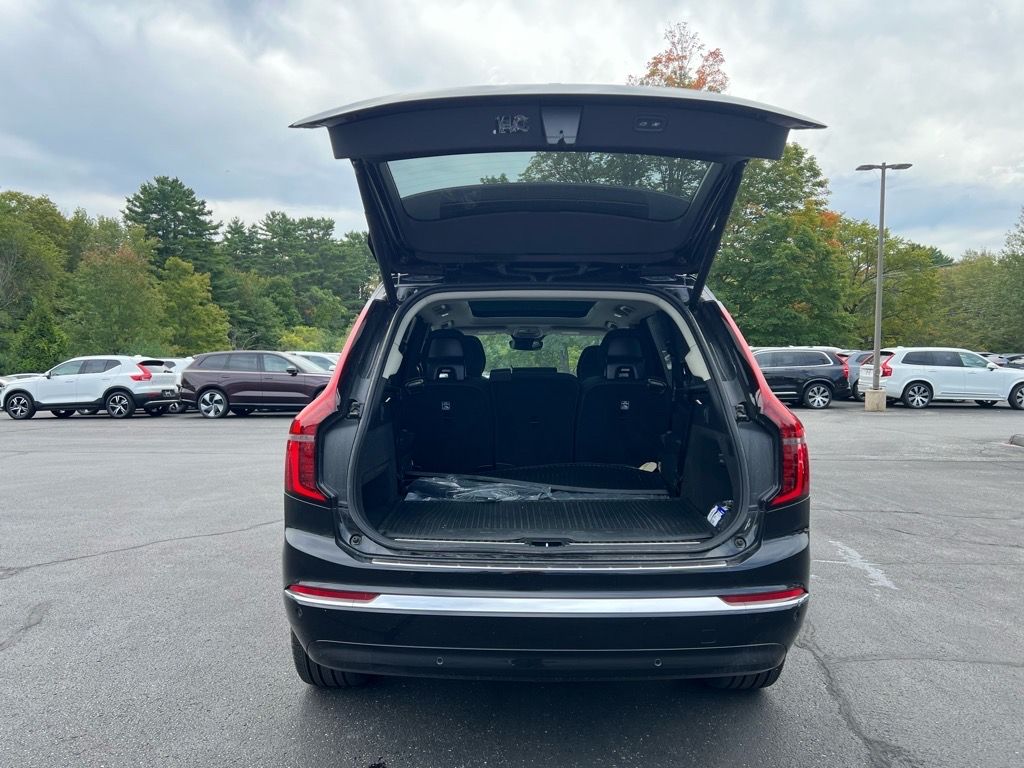 2026 Volvo XC90 Plus - Photo 28