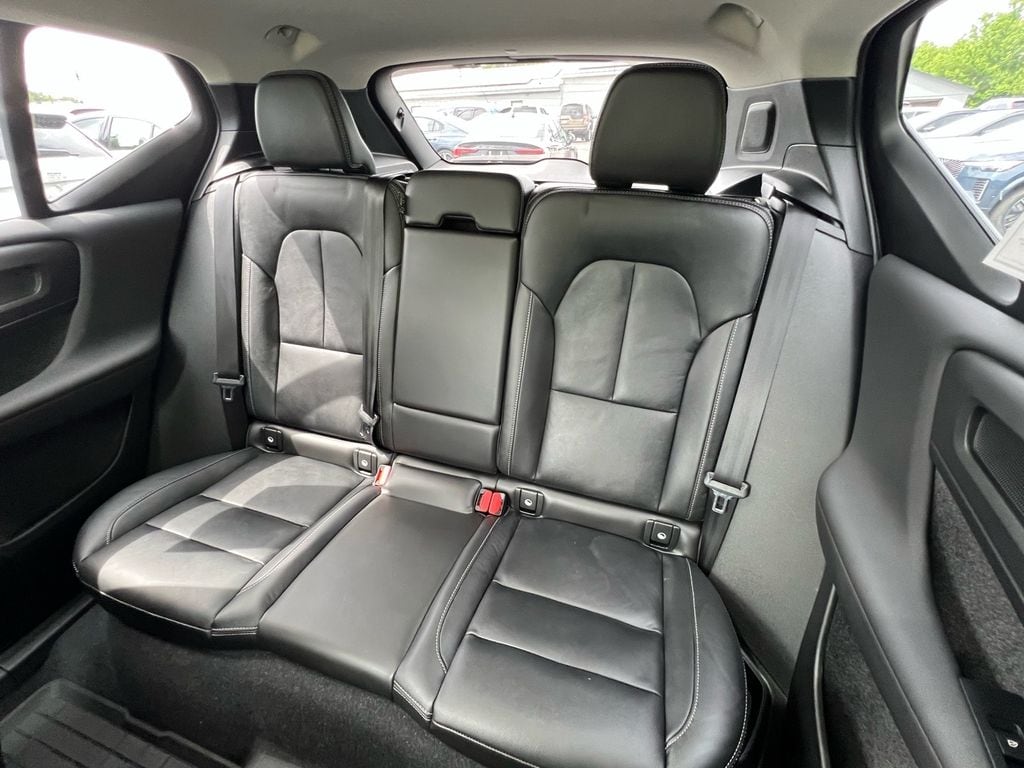 2023 Volvo XC40 Plus - Photo 20