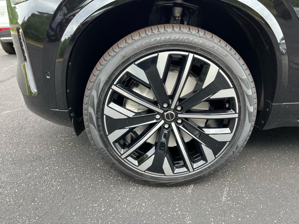 2026 Volvo XC90 Plus - Photo 9