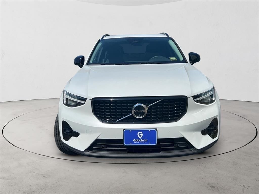 2026 Volvo XC40 Plus - Photo 8