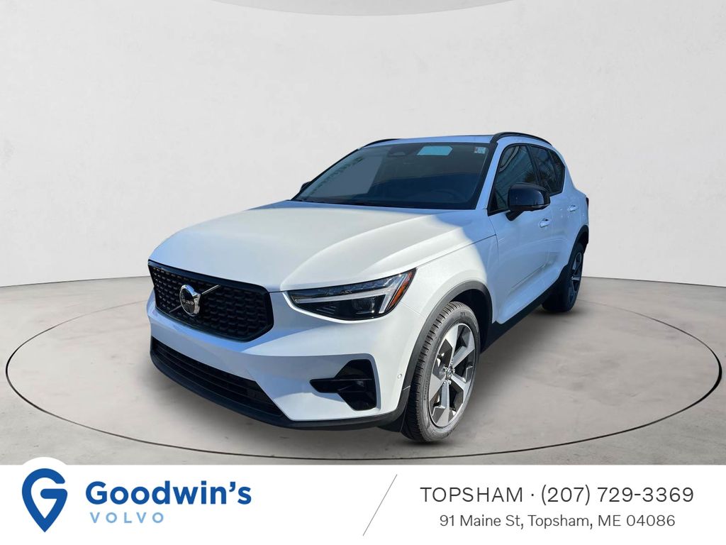 2026 Volvo XC40 B5 Plus Dark AWD's photo