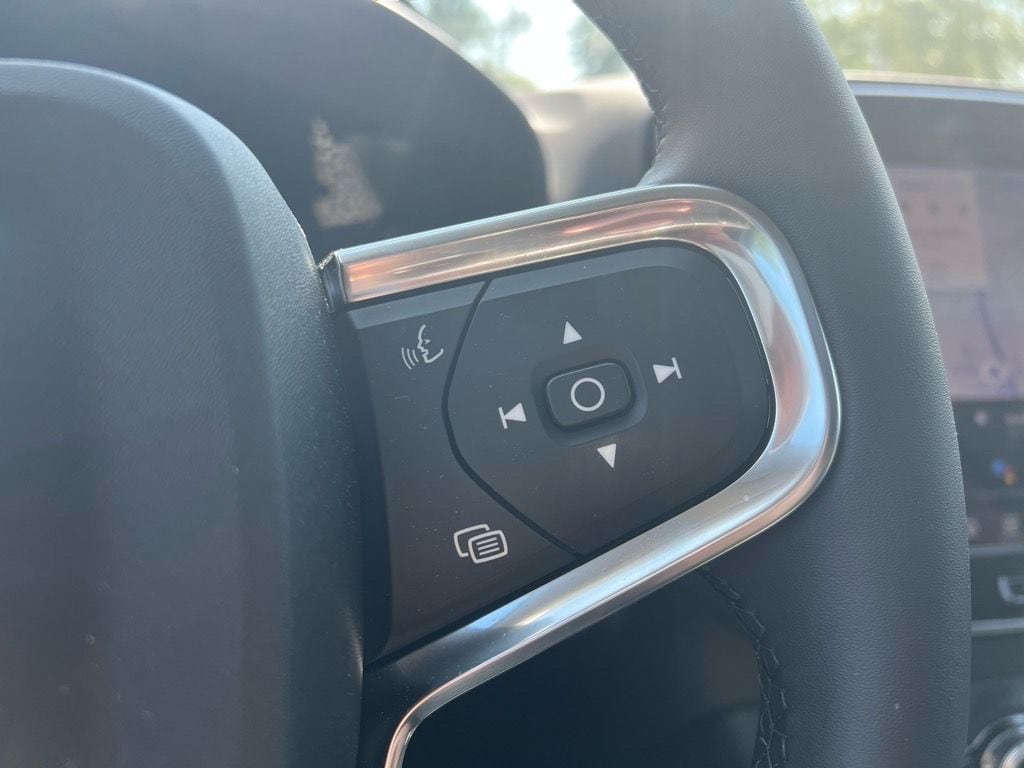 2026 Volvo XC40 Plus - Photo 14