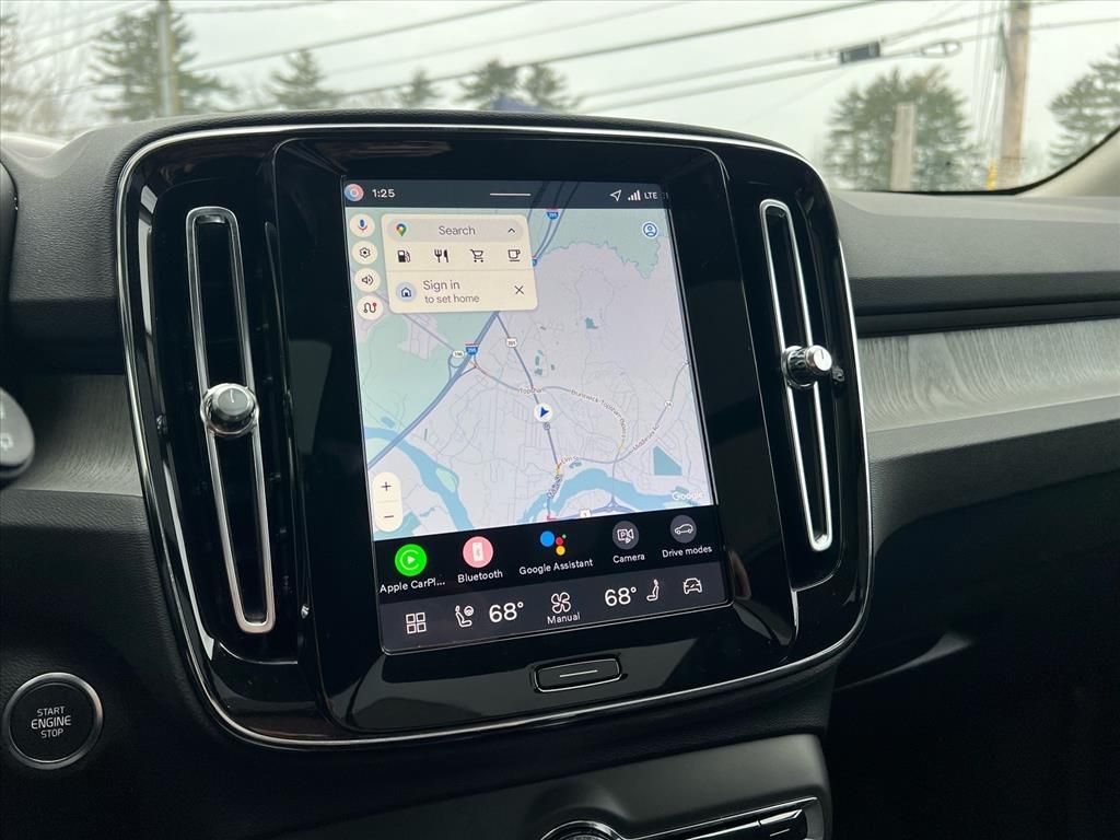 2026 Volvo XC40 Plus - Photo 15