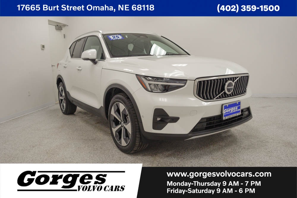2025 Volvo XC40 B5 Plus Bright AWD's photo