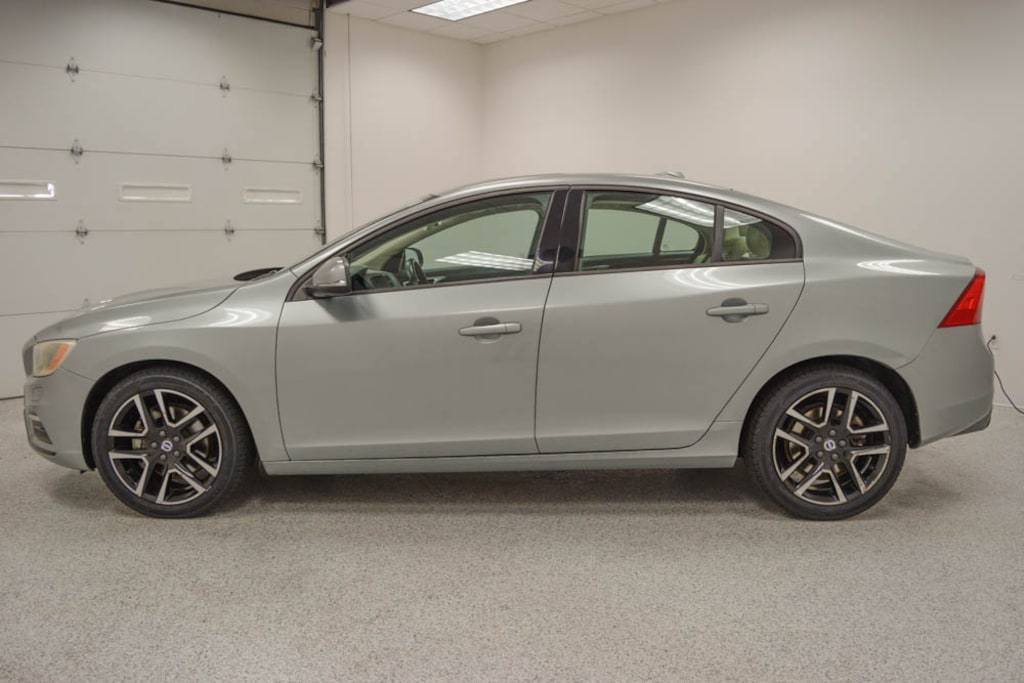 Used 2017 Volvo S60 T5 AWD Dynamic Sedan