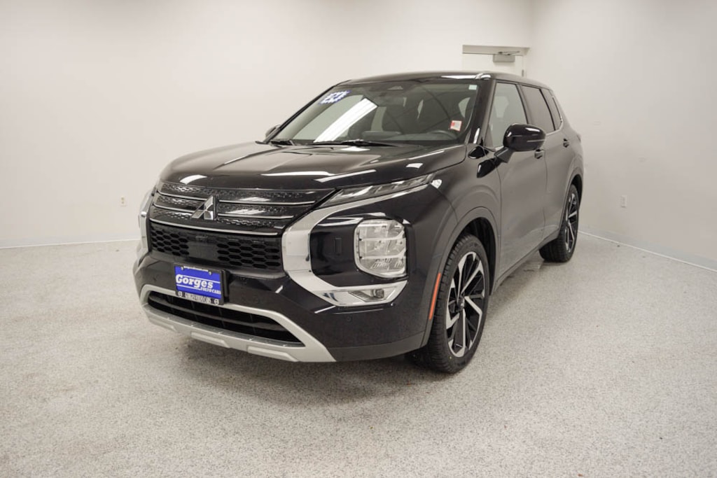 Used 2024 Mitsubishi Outlander SE SUV