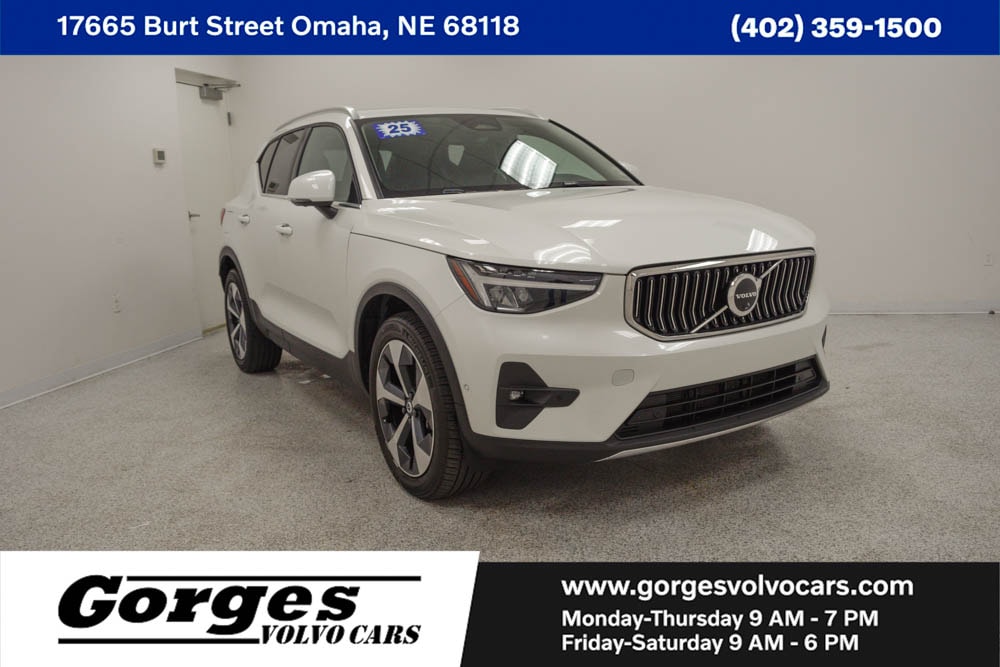 2025 Volvo XC40 B5 Plus Bright AWD's photo