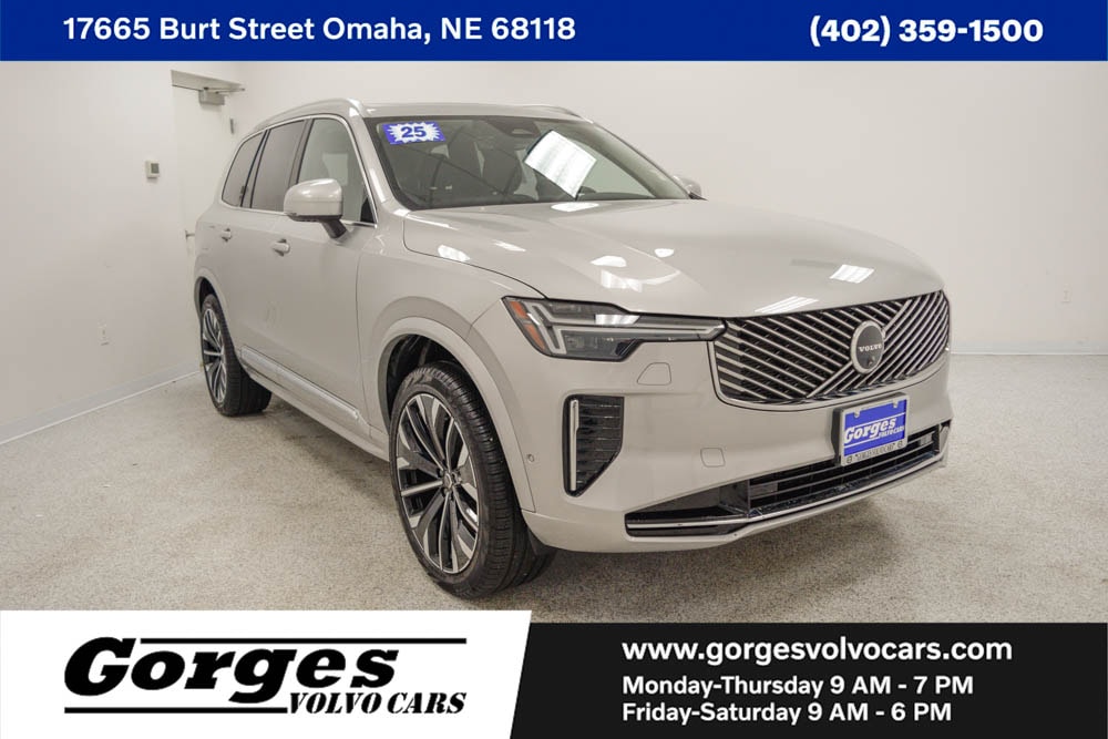 2025 Volvo XC90 Plus's photo