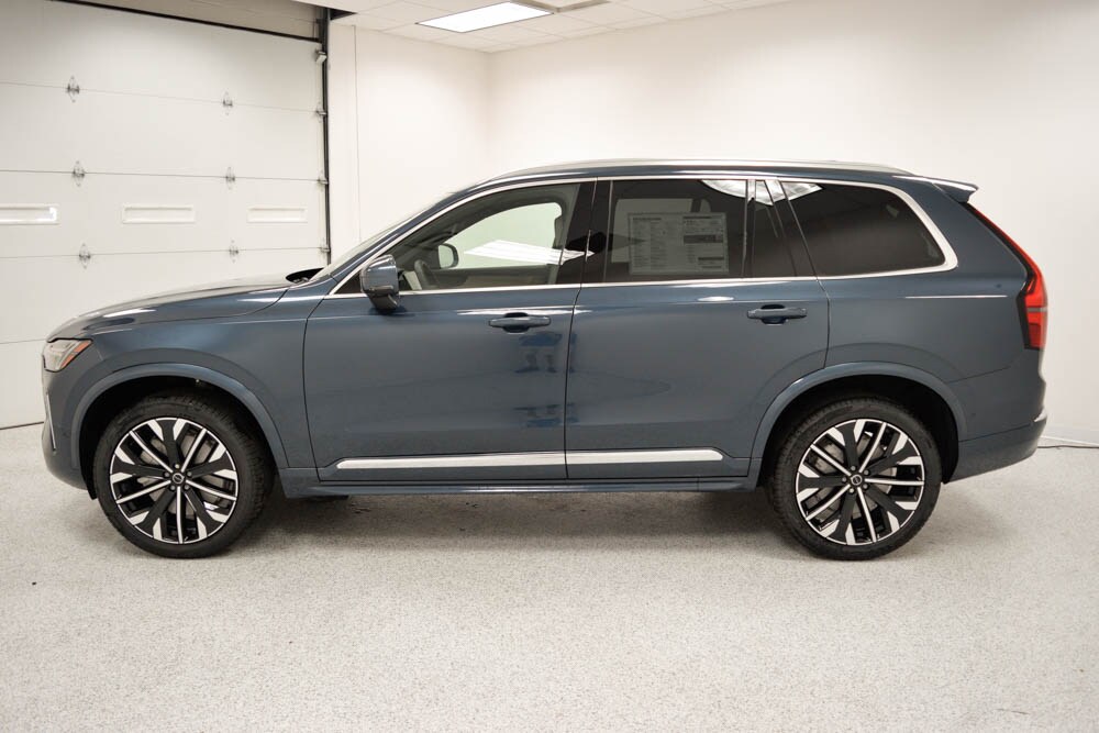 2026 Volvo XC90 Plus photo 3