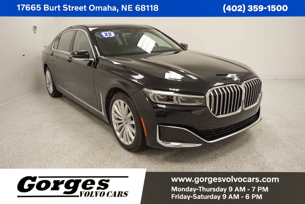 2022 BMW 740i