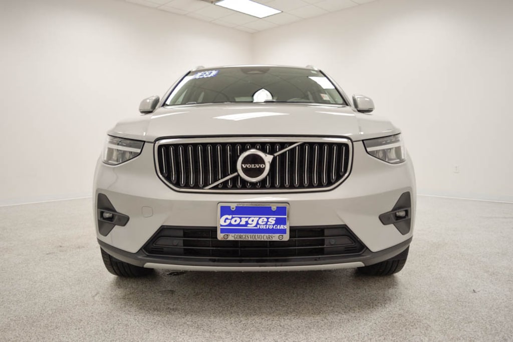 Certified 2023 Volvo XC40 B5 AWD Plus Bright SUV