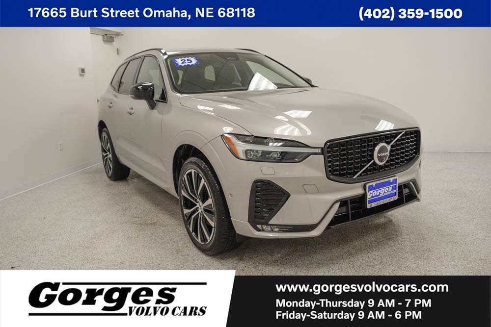 2025 Volvo XC60 Plus's photo