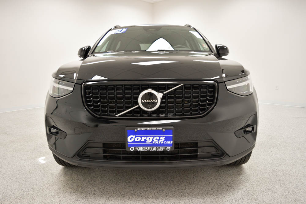 Certified 2024 Volvo XC40 B5 Ultimate Dark SUV