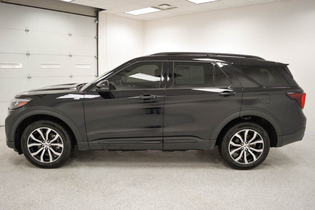 Used 2025 Ford Explorer ST-Line SUV