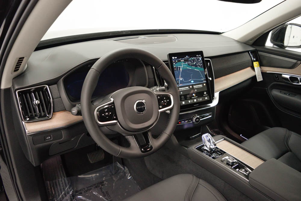 2026 Volvo XC90 Plus - Photo 12