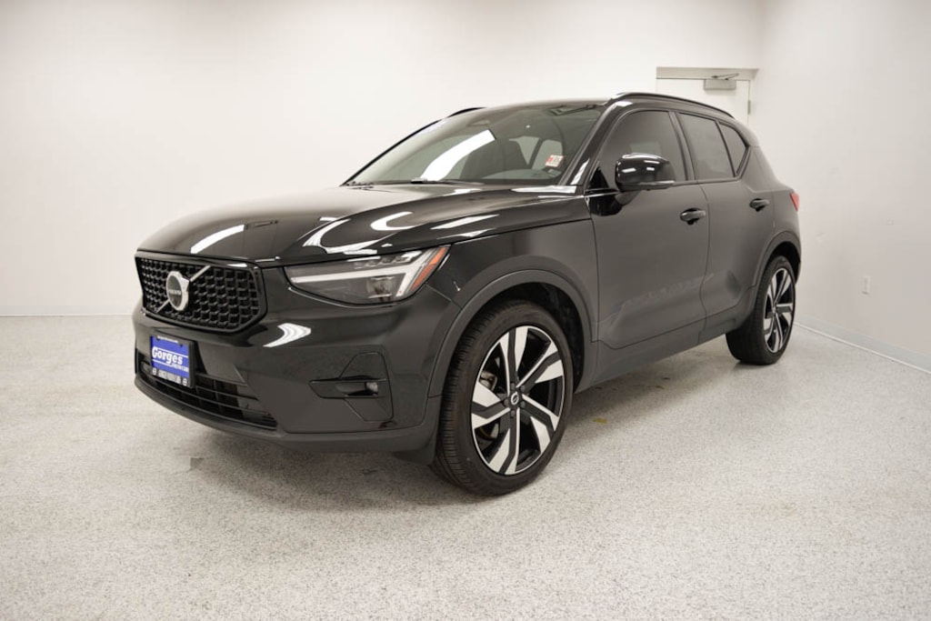 Certified 2023 Volvo XC40 B5 AWD Ultimate Dark SUV