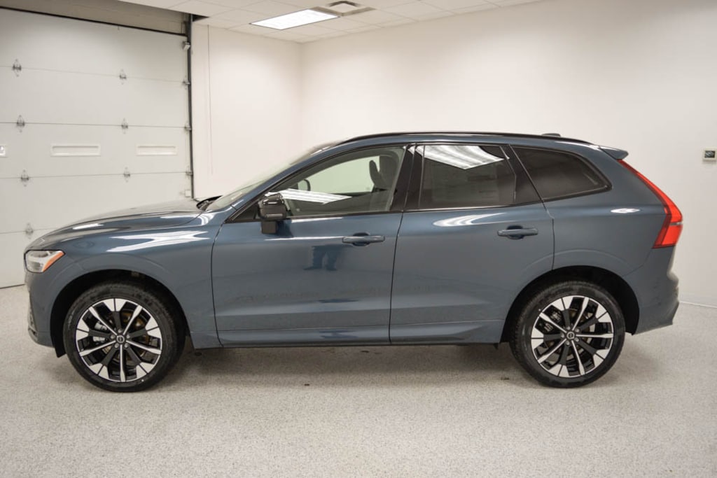 New 2026 Volvo XC60 B5 Plus SUV
