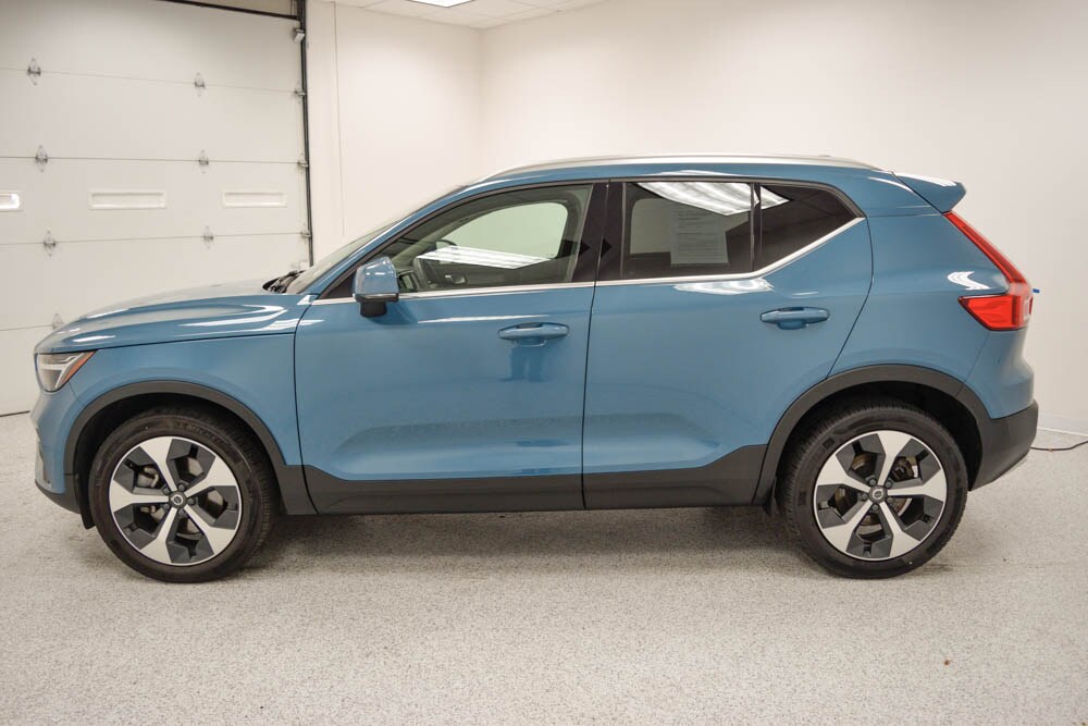 2023 Volvo XC40 AWD Plus photo 4