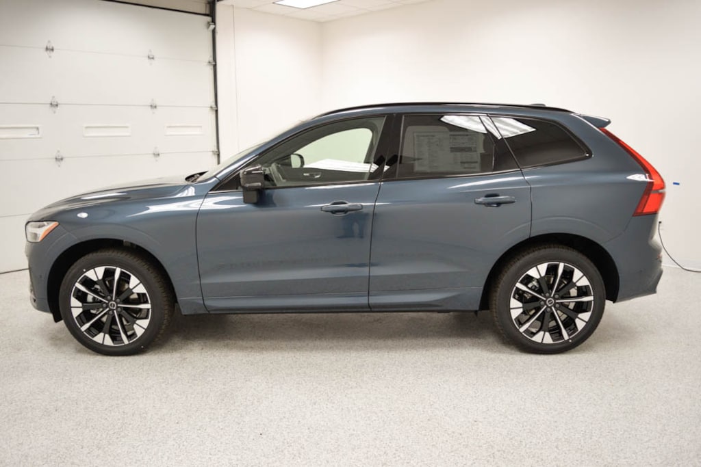 New 2026 Volvo XC60 B5 Plus SUV