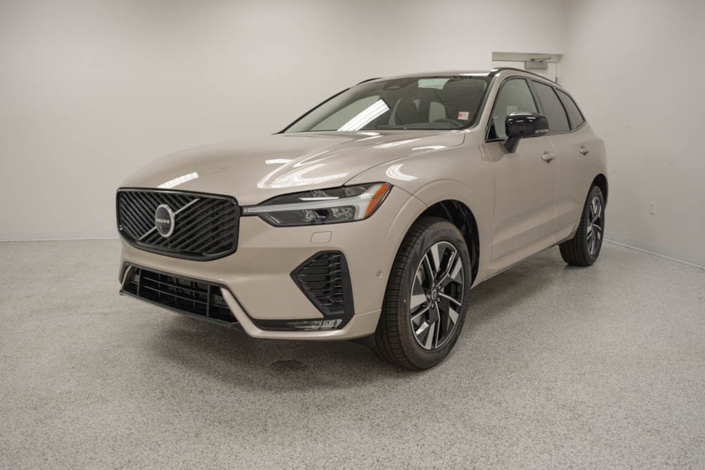 New 2026 Volvo XC60 B5 Plus SUV