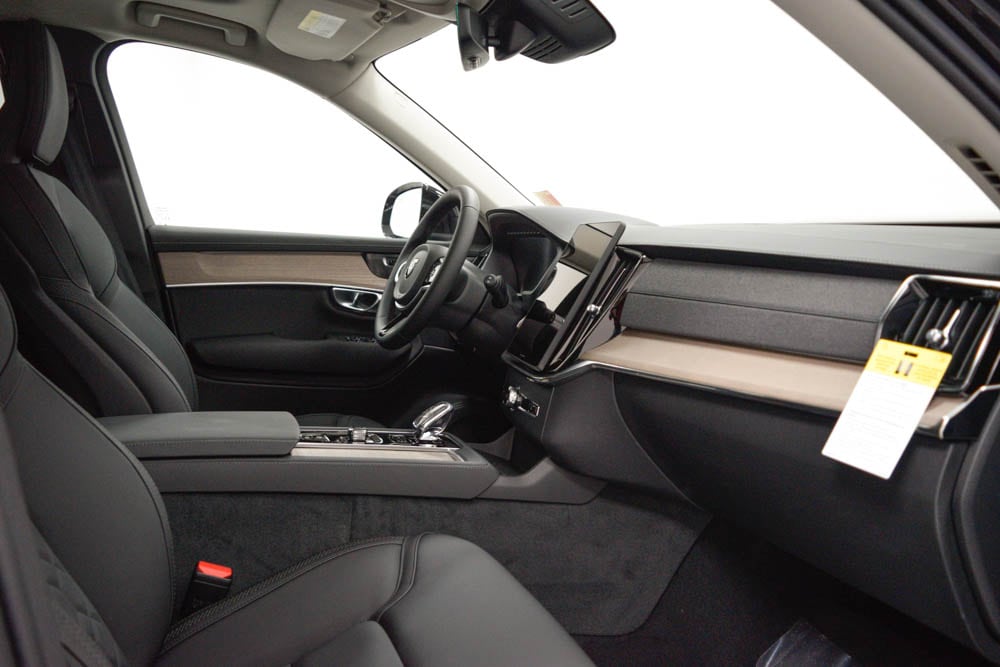 2026 Volvo XC90 Plus - Photo 22