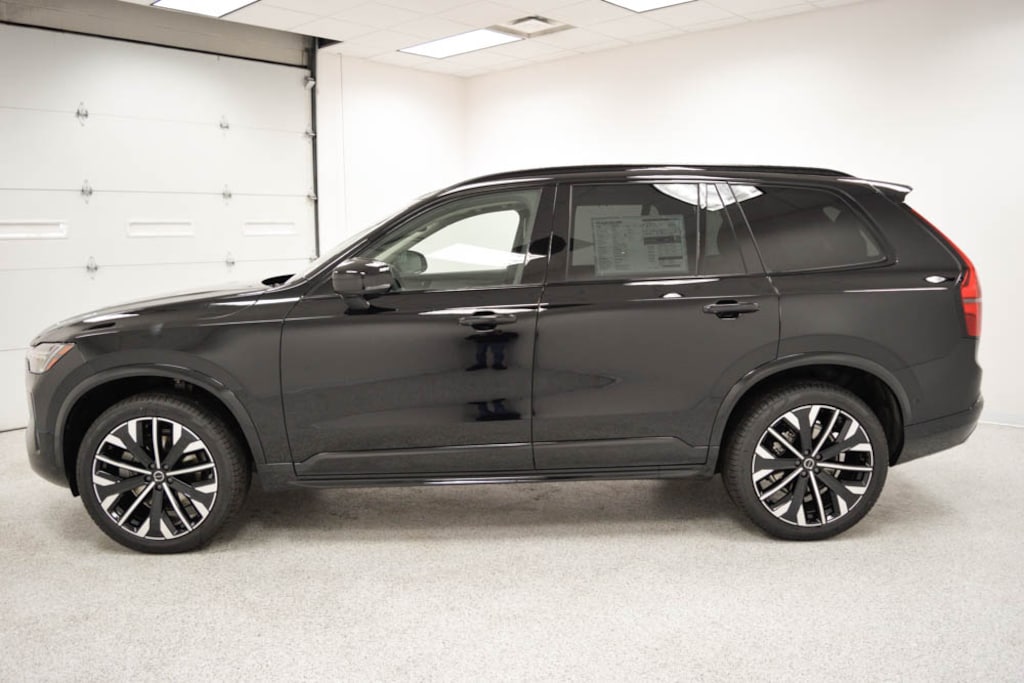 New 2026 Volvo XC90 B6 Ultra Dark Theme 6-Seater SUV