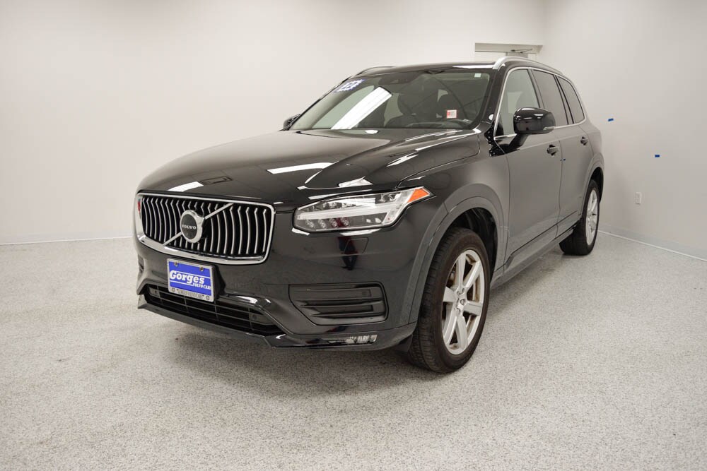 2022 Volvo XC90 T6 AWD Momentum photo 3