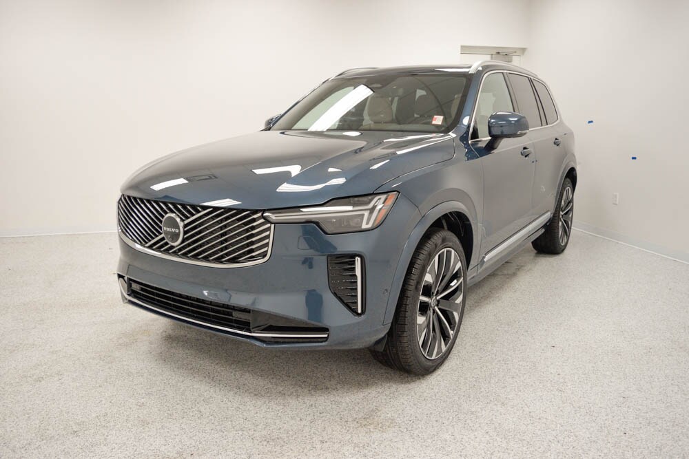 2026 Volvo XC90 Plus photo 3