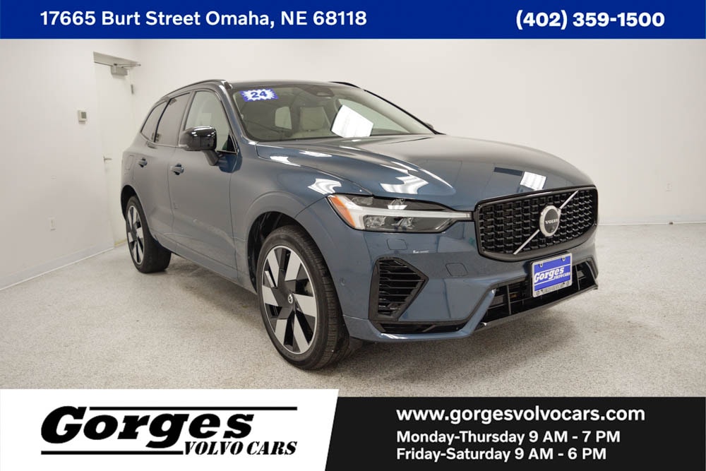 2024 Volvo XC60 T8 Plus Dark Theme AWD's photo