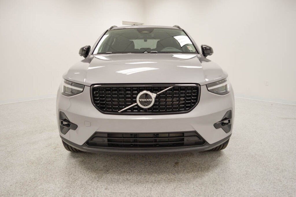 New 2026 Volvo XC40 B5 Plus SUV