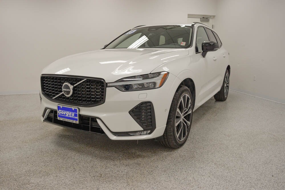 2025 Volvo XC60 B5 Plus photo 3