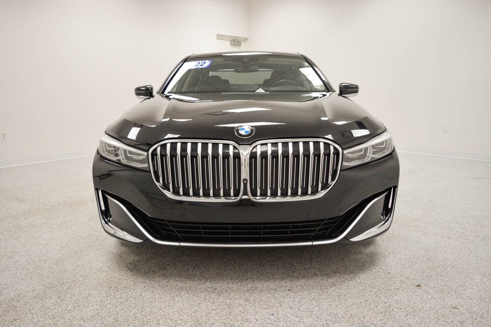 2022 Bmw 740i photo 2