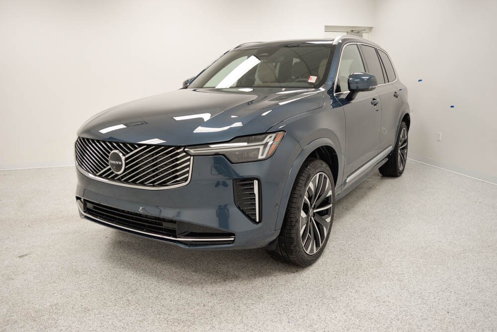 2026 Volvo XC90 Plus photo 2