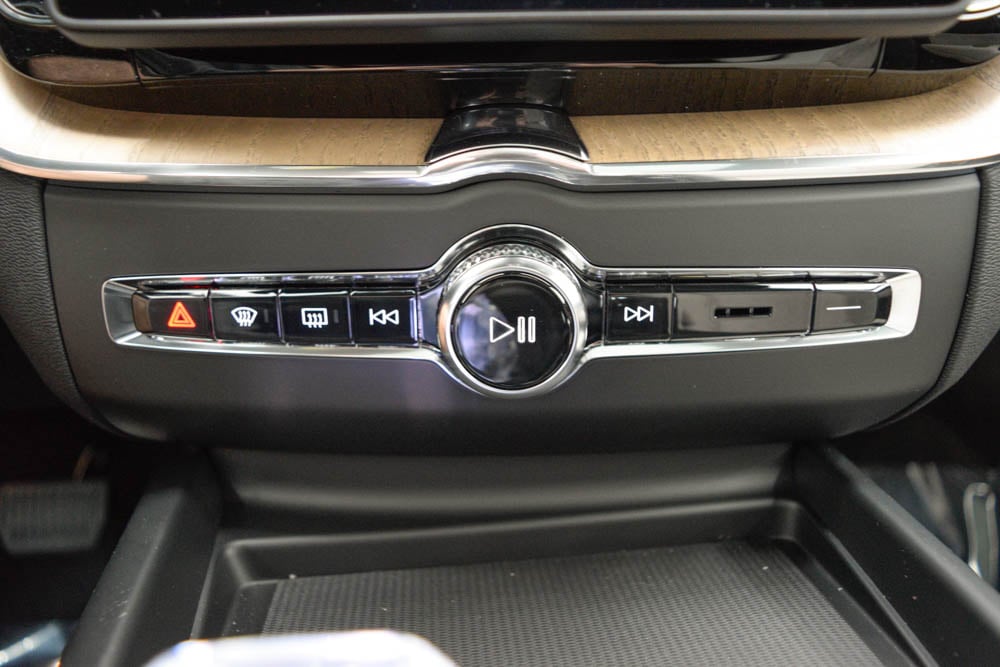 2026 Volvo XC60 Plus - Photo 16
