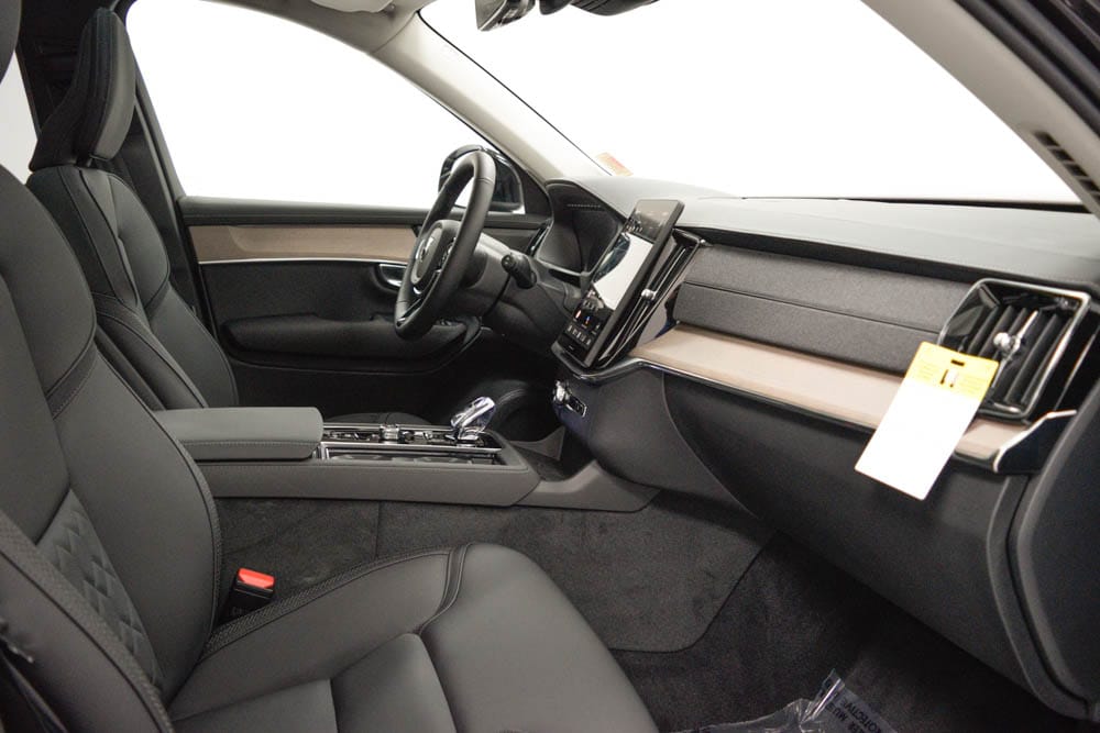 2026 Volvo XC90 Plus - Photo 22