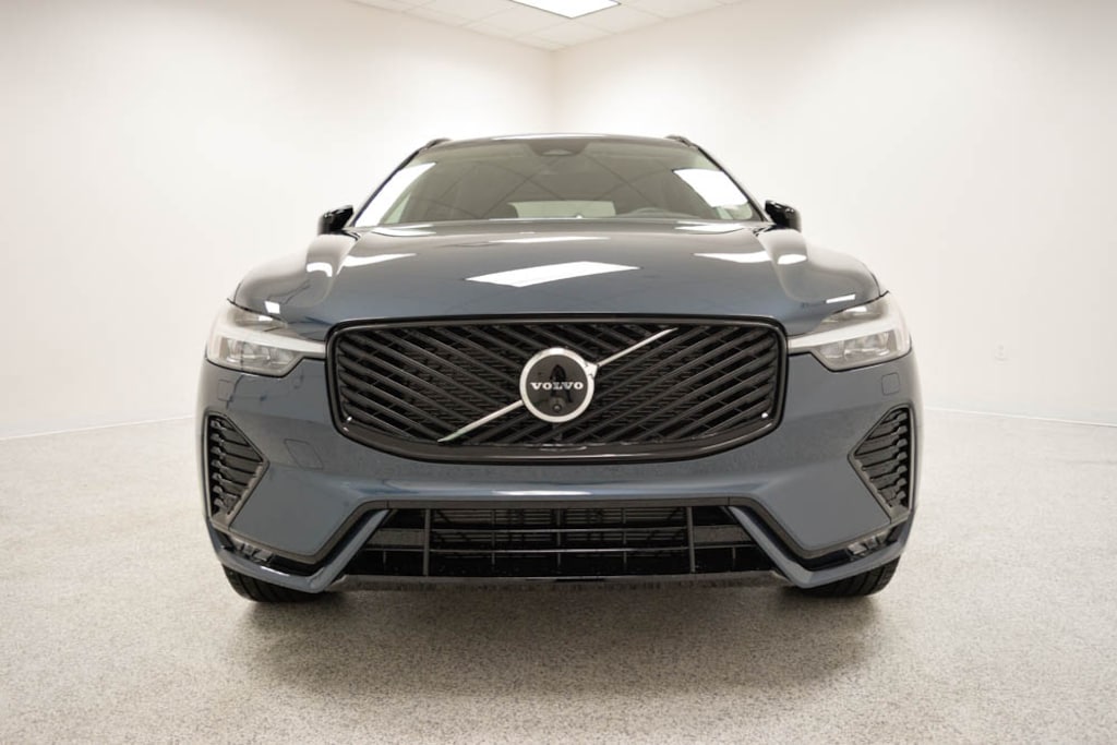 New 2026 Volvo XC60 B5 Plus SUV