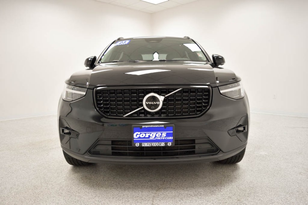 Certified 2023 Volvo XC40 B5 AWD Ultimate Dark SUV
