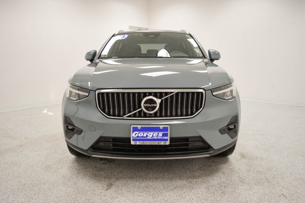 Certified 2023 Volvo XC40 B5 AWD Ultimate Bright SUV