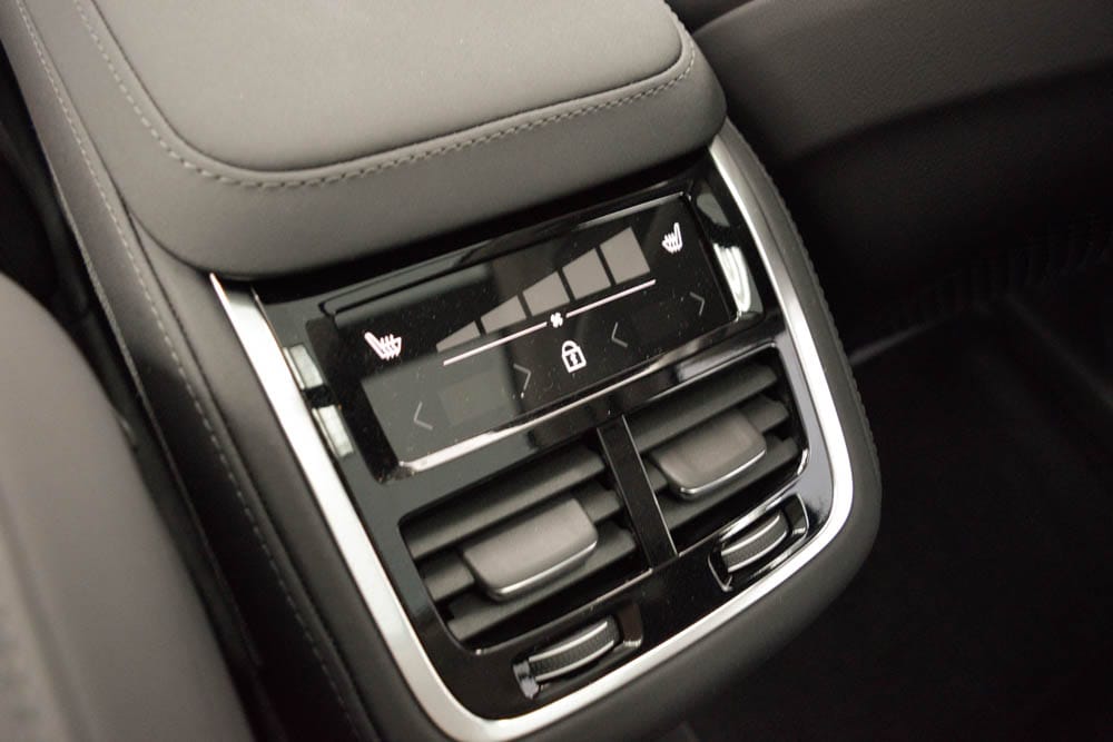2026 Volvo XC90 Plus - Photo 29