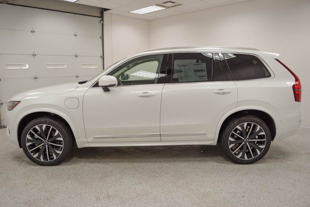 New 2026 Volvo XC90 plug-in hybrid T8 Ultra 7-Seater SUV