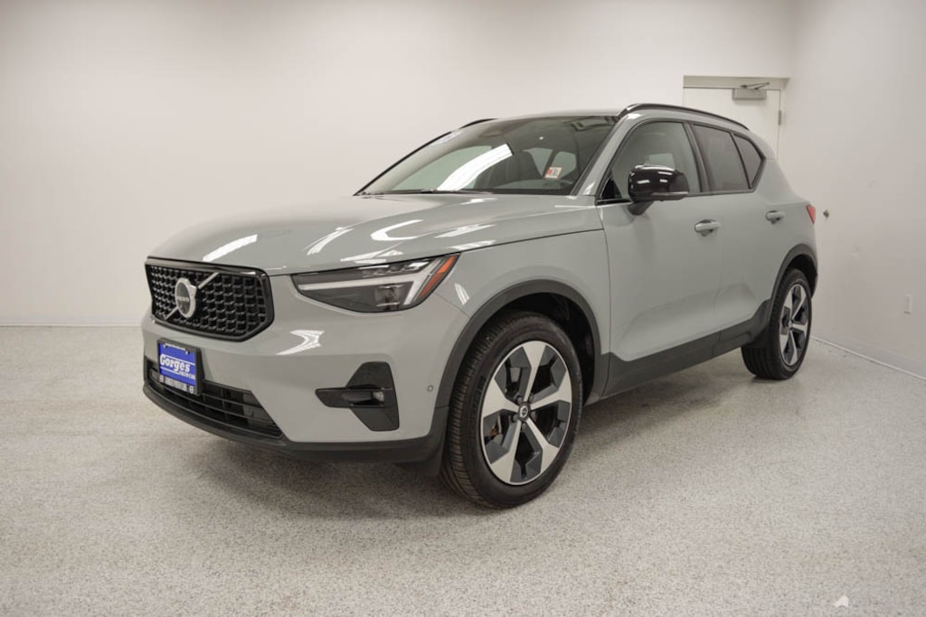 Certified 2026 Volvo XC40 B5 Plus SUV