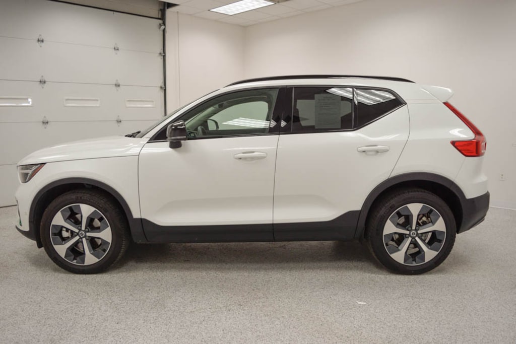 Certified 2026 Volvo XC40 B5 Plus SUV