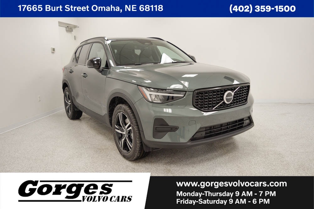 2026 Volvo XC40 Core's photo