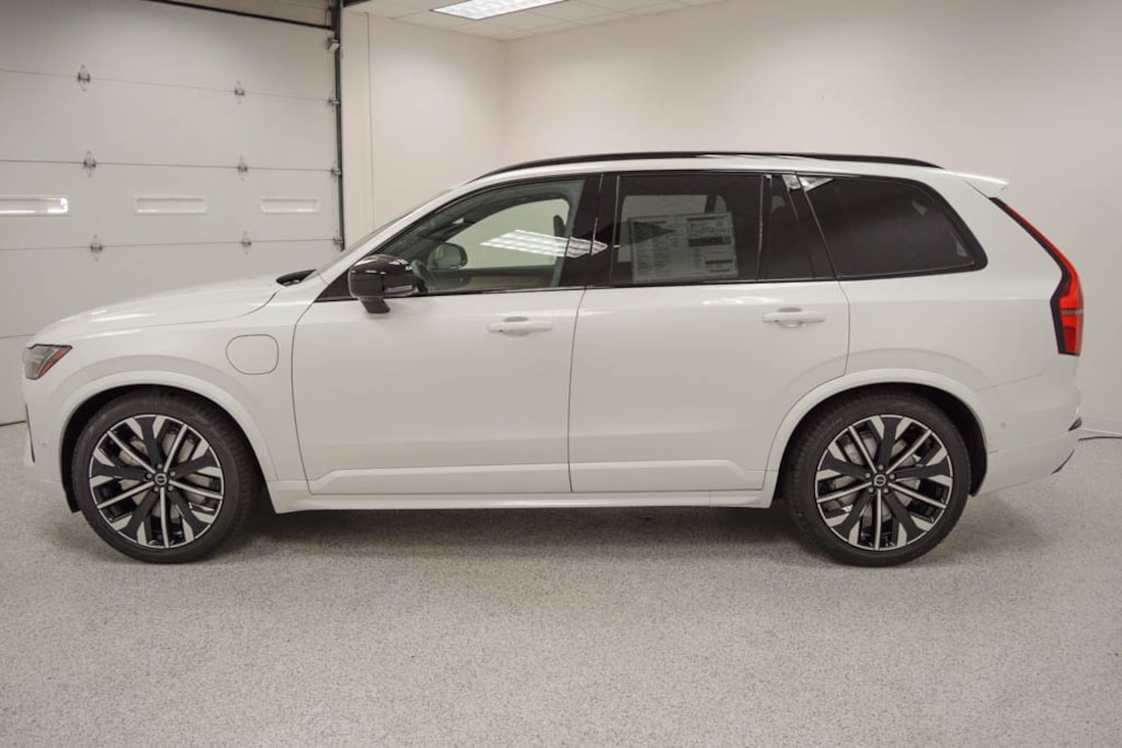 New 2026 Volvo XC90 plug-in hybrid T8 Ultra Dark Theme 7-Seater SUV