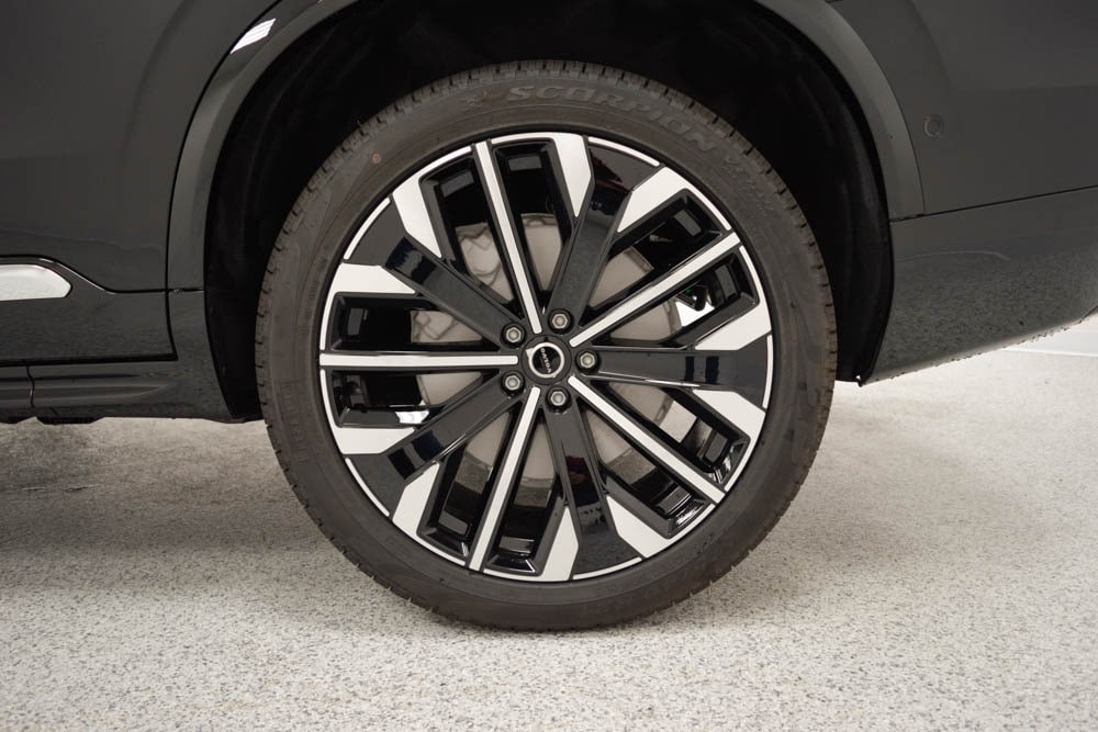 2026 Volvo XC90 Plus - Photo 7